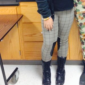 Light Grey Victoria Secrets Leggings. 🥰😍